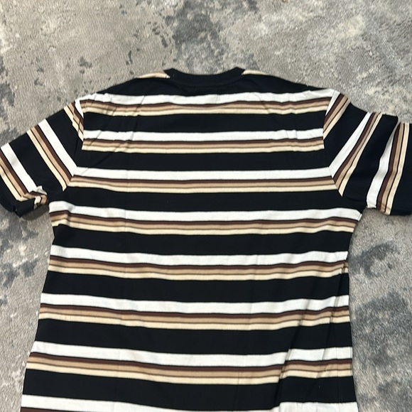 Guess tshirt - Picture 4 of 4